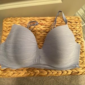 Victoria secret no wire push up bra 34D